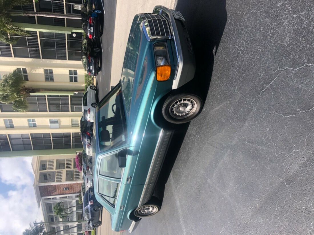 1983 Mercedes 300 SD Turbo Diesel. Antique 137k Near perfect 1983 Mercedes-Benz 300-Series