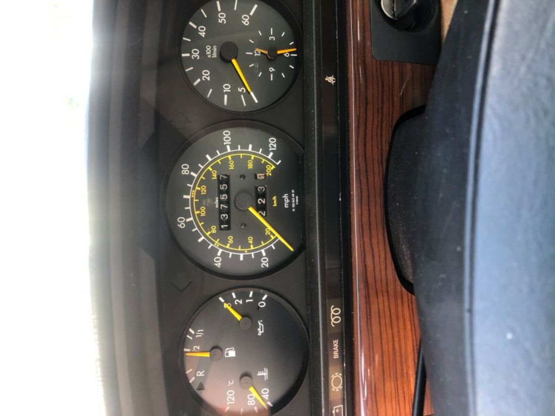 1983 Mercedes-Benz 300-Series - photo 10