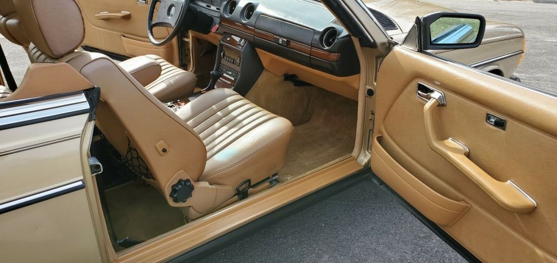 1983 Mercedes-Benz 300-Series Rare 300CD Meticulous Mercedes Service History - photo 13