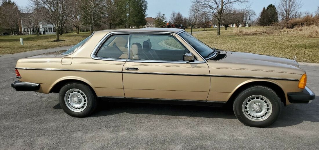 1983 Mercedes-Benz 300-Series Rare 300CD Meticulous Mercedes Service History - photo 6