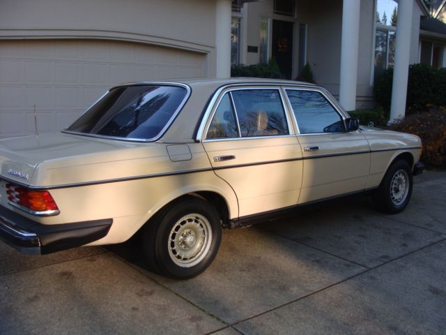 1983 Mercedes-Benz 300-Series - photo 2