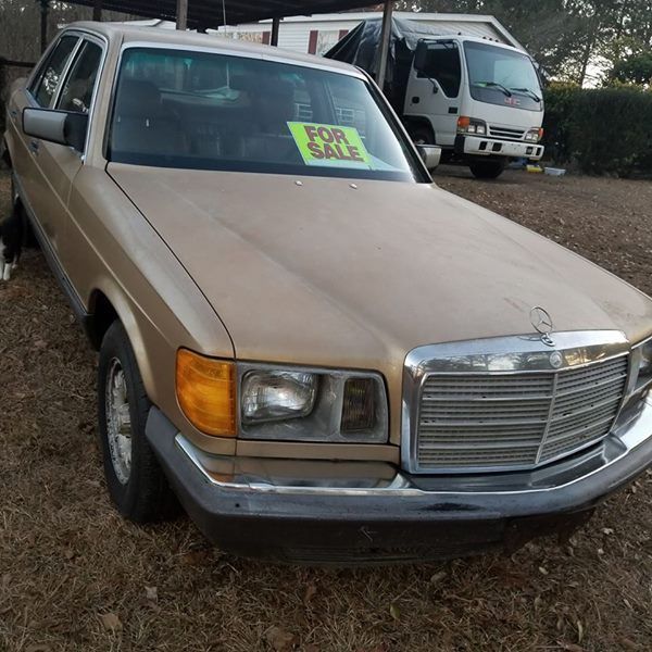1983 Mercedes 300SD RUNS AND DRIVES! Clean title in hand 1983 Mercedes-Benz 300-Series