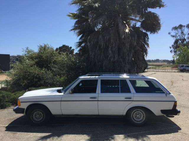 1983 Mercedes-Benz 300-Series - photo 2