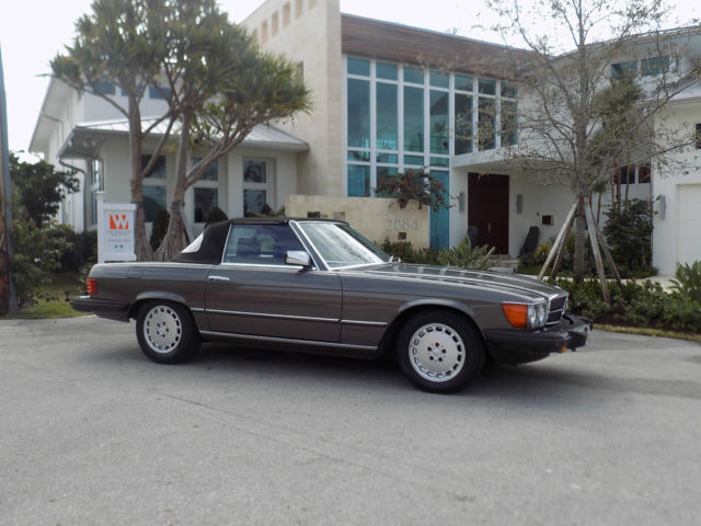 1983 Mercedes 380 Sl 57 k miles, Showroom condition just serviced Ready to enjoy 1983 Mercedes-Benz 300-Series