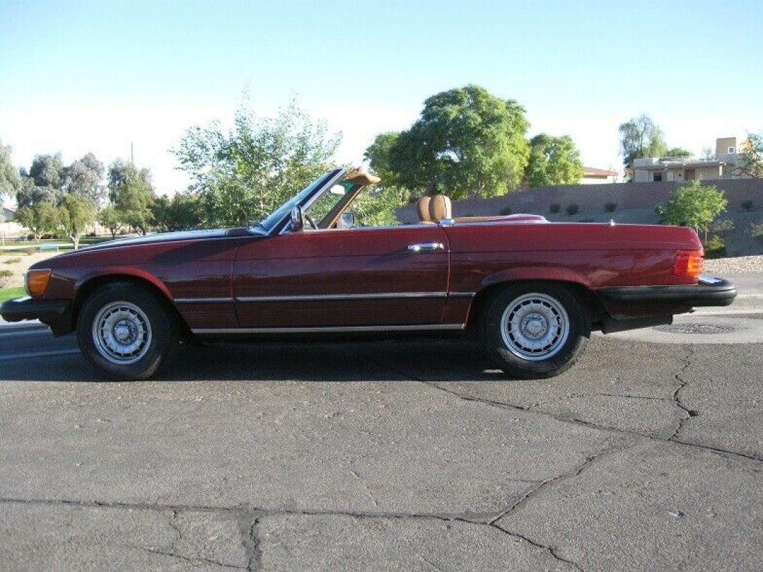 1983 Mercedes 380 SL Beautiful Cranberry Red Recently Serviced, Dual Chains 1983 Mercedes-Benz 300-Series 380 SL Roadster Amazing Condition!