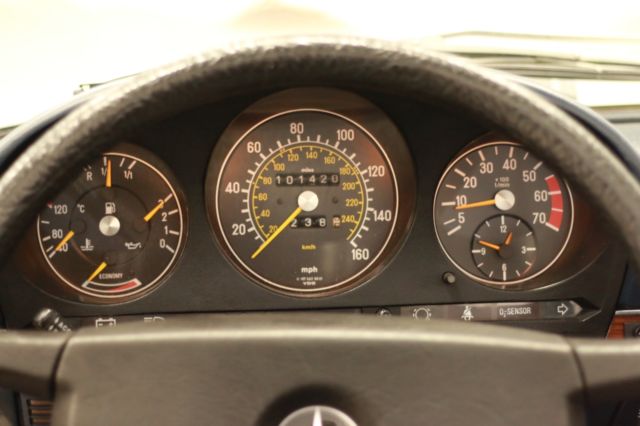 1983 Mercedes-Benz 300-Series 380 - photo 11
