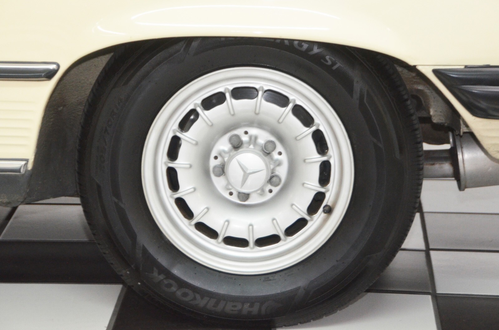 1983 Mercedes-Benz 380SL Roadster - photo 12