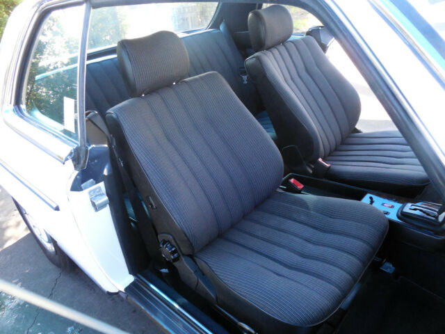 1980 Mercedes-Benz 200-Series 230CE - photo 10