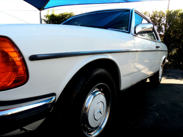 1980 Mercedes-Benz 200-Series 230CE - photo 5