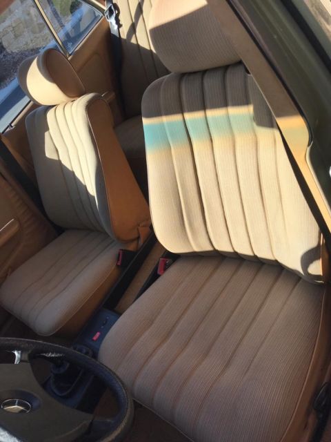 1983 Mercedes-Benz 200-Series - photo 6