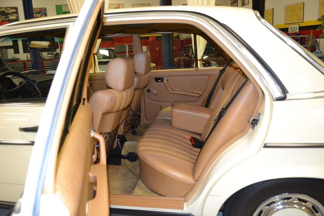 1983 Mercedes-Benz 200-Series 240 D - photo 10