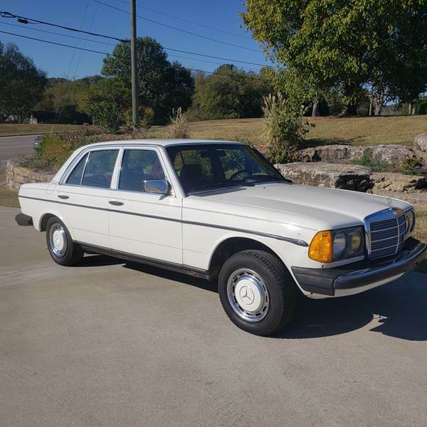 1983 Mercedes-Benz 200-Series 240 D 4dr Diesel Sedan - photo 11