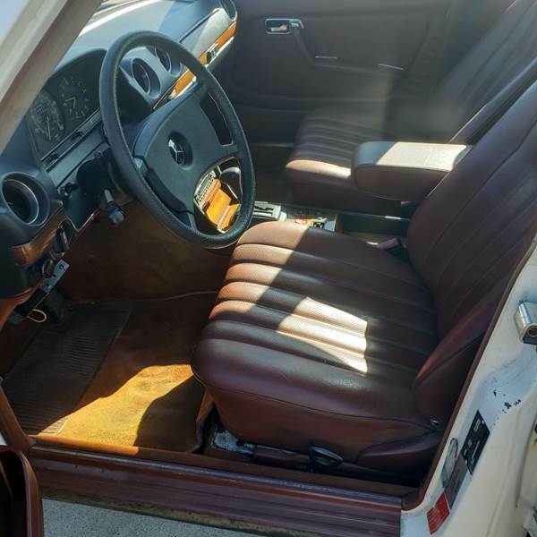 1983 Mercedes-Benz 200-Series 240 D 4dr Diesel Sedan - photo 13
