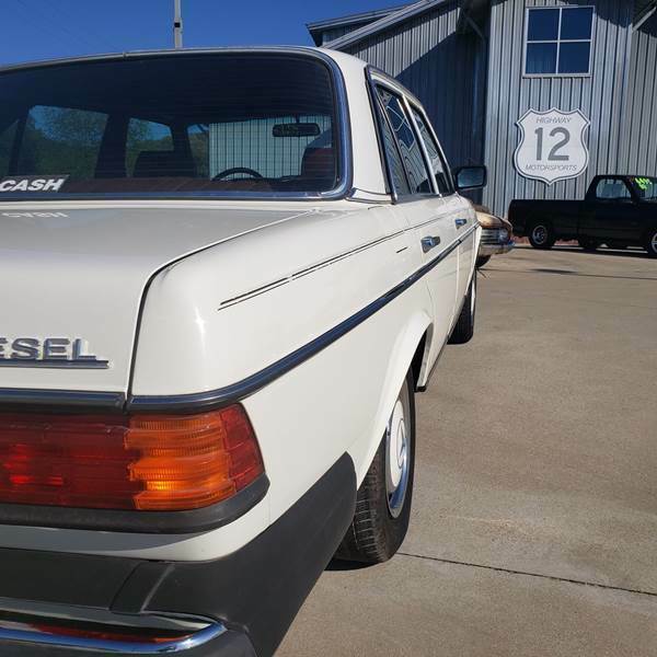1983 Mercedes-Benz 200-Series 240 D 4dr Diesel Sedan - photo 7