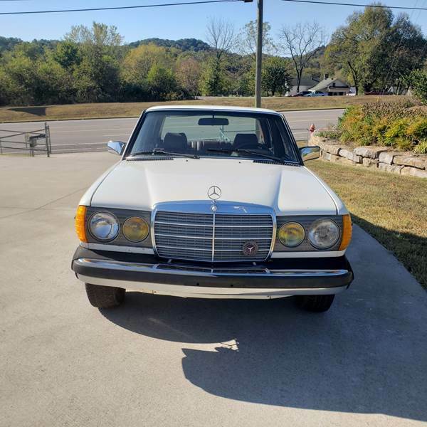 1983 Mercedes-Benz 200-Series 240 D 4dr Diesel Sedan - photo 9