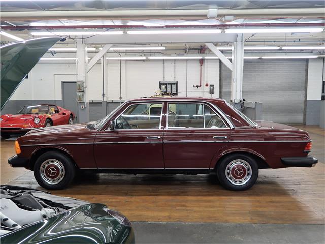 1983 Mercedes-Benz 200-Series 240D - photo 2