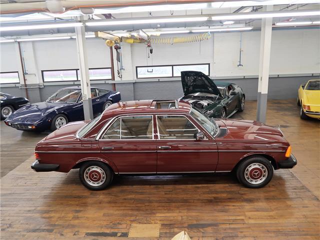 1983 Mercedes-Benz 200-Series 240D - photo 3