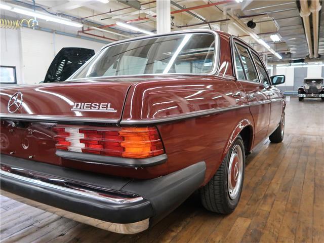 1983 Mercedes-Benz 200-Series 240D - photo 8