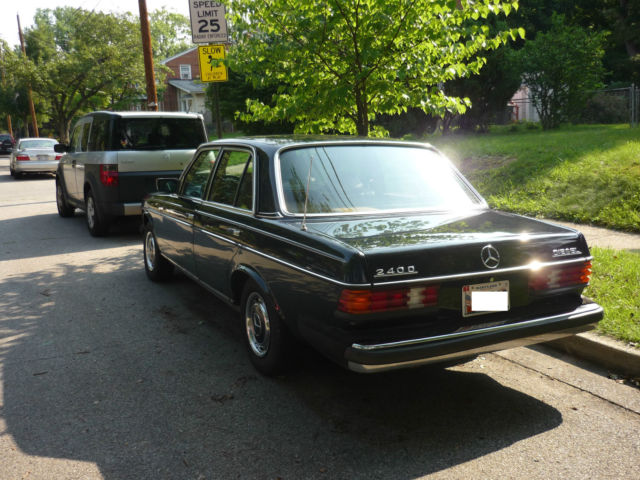 1983 Mercedes-Benz 200-Series - photo 4