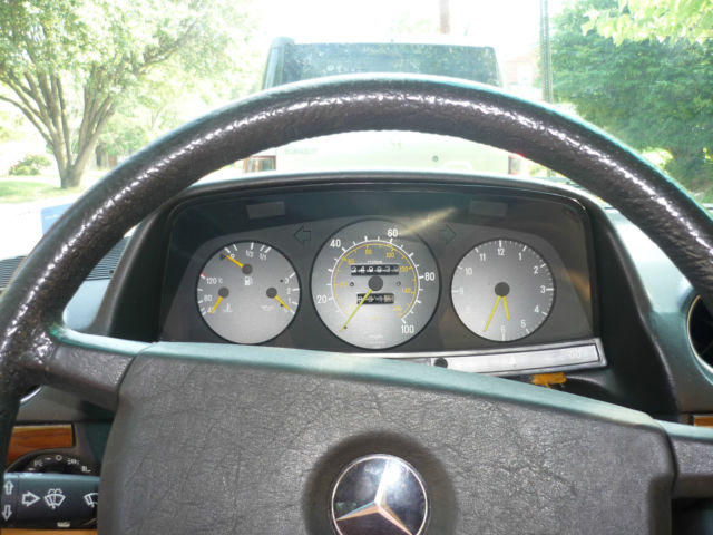 1983 Mercedes-Benz 200-Series - photo 7