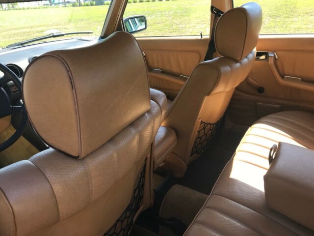 1983 Mercedes-Benz 200-Series - photo 5