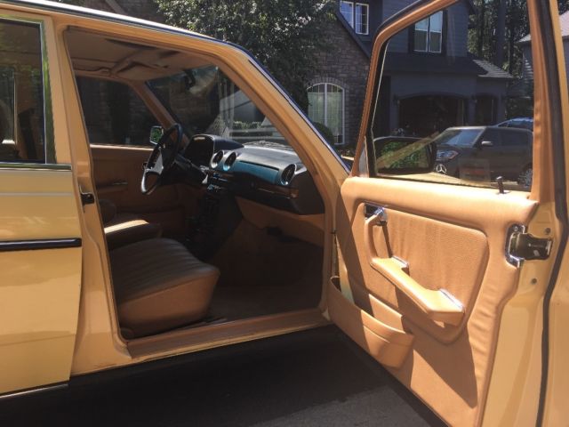 1983 Mercedes-Benz 200-Series - photo 10