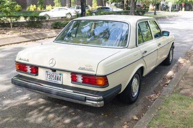 1983 Mercedes-Benz 240D D - photo 2
