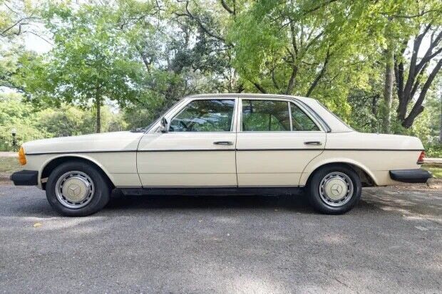 1983 Mercedes-Benz 240D D - photo 3
