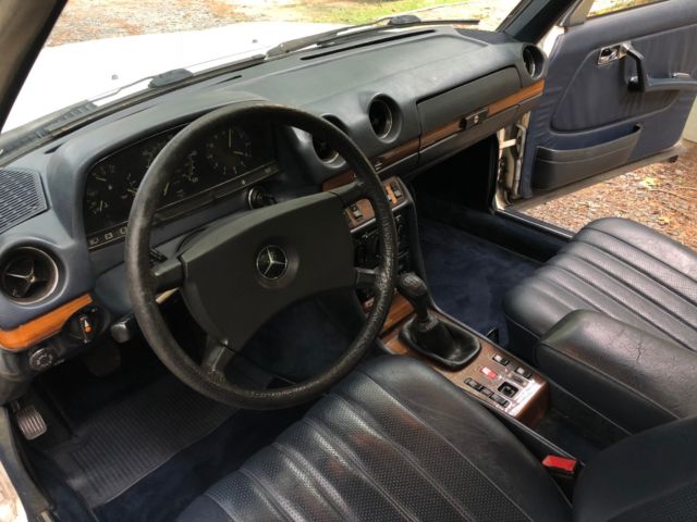 1983 Mercedes-Benz 200-Series - photo 4