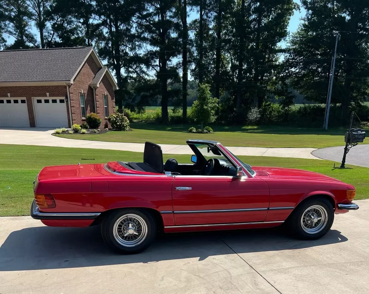1983 Mercedes-Benz 280 SL Convertible Red leather 1983 Mercedes-Benz 280 SL leather