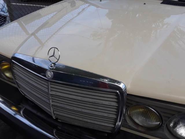 1983 Mercedes-Benz 300-Series 300 D 4dr Turbodiesel Sedan - photo 5