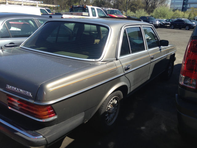 1983 Mercedes-Benz 300-Series - photo 4