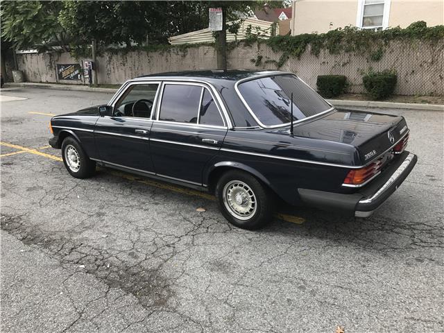 1983 Mercedes-Benz 300-Series 300D-T - photo 10