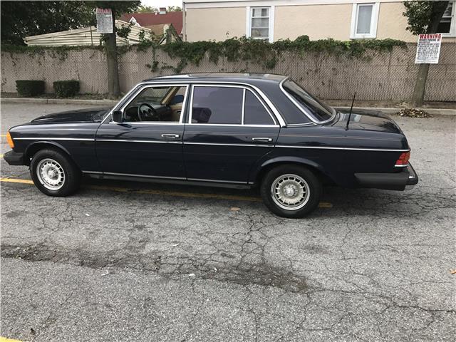 1983 Mercedes-Benz 300-Series 300D-T - photo 8