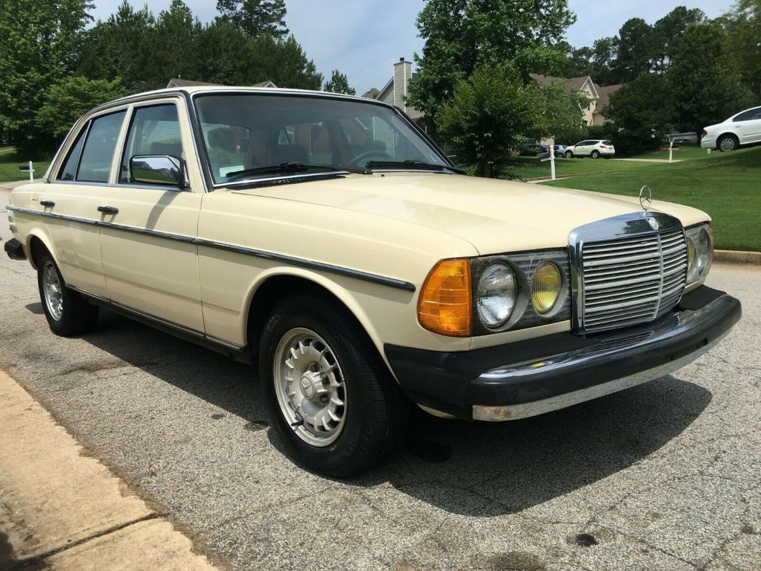 1983 Mercedes-Benz 300-Series DT