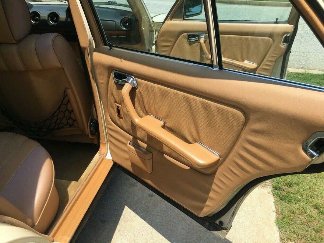 1983 Mercedes-Benz 300-Series DT - photo 10
