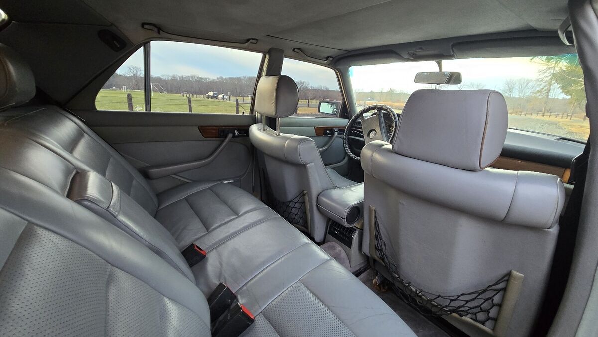 1983 Mercedes-Benz 300-Series SD - photo 11