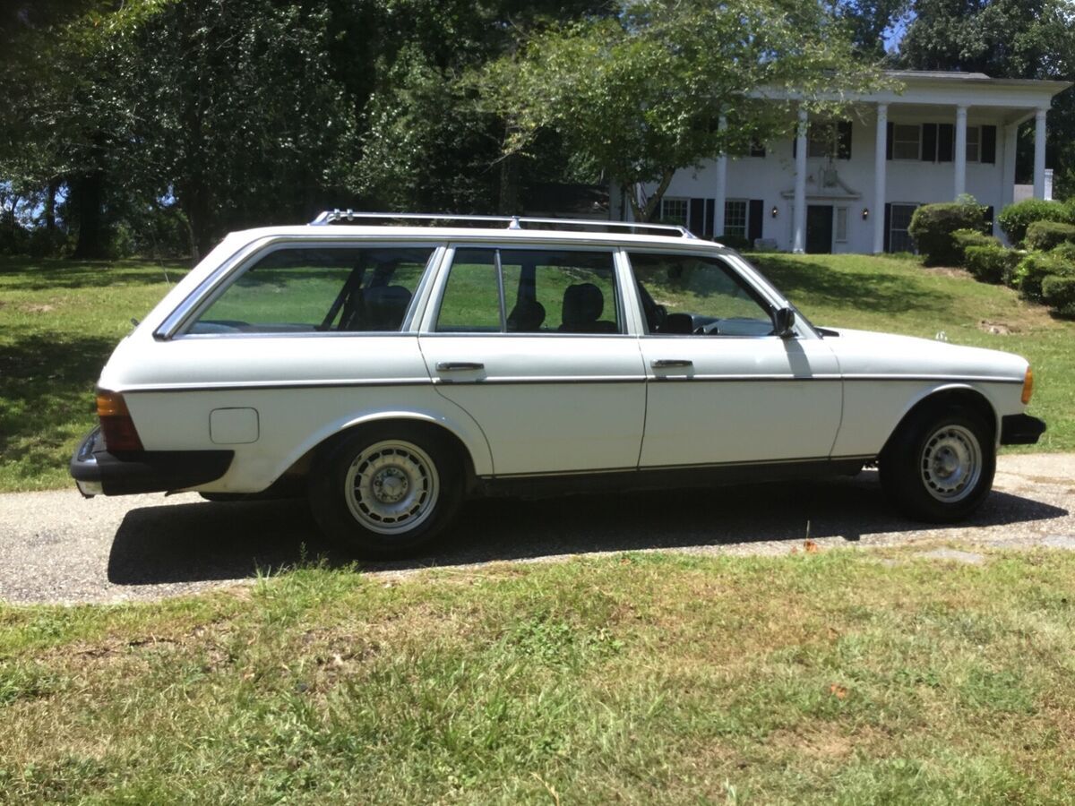 1983 Mercedes-Benz 300-Series - photo 2