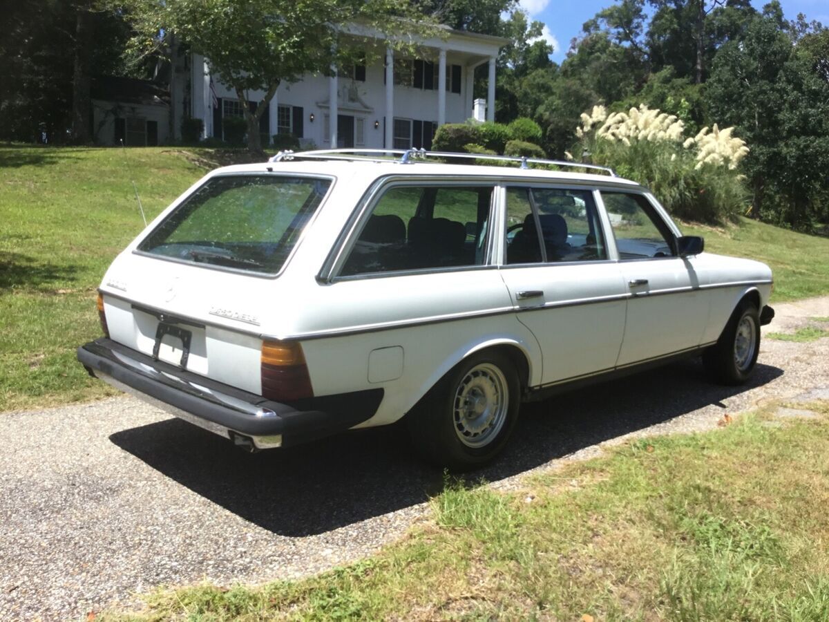 1983 Mercedes-Benz 300-Series - photo 3