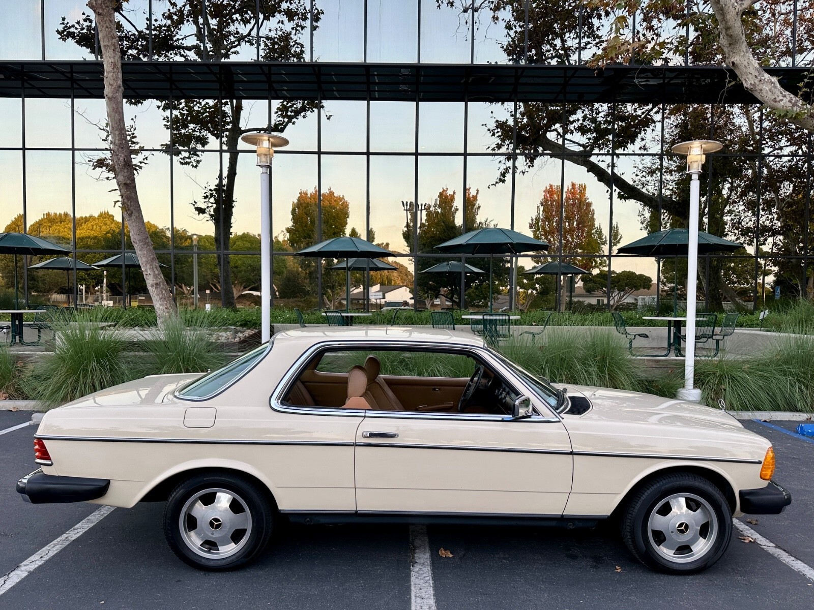 1983 Mercedes-Benz 300-Series - photo 8