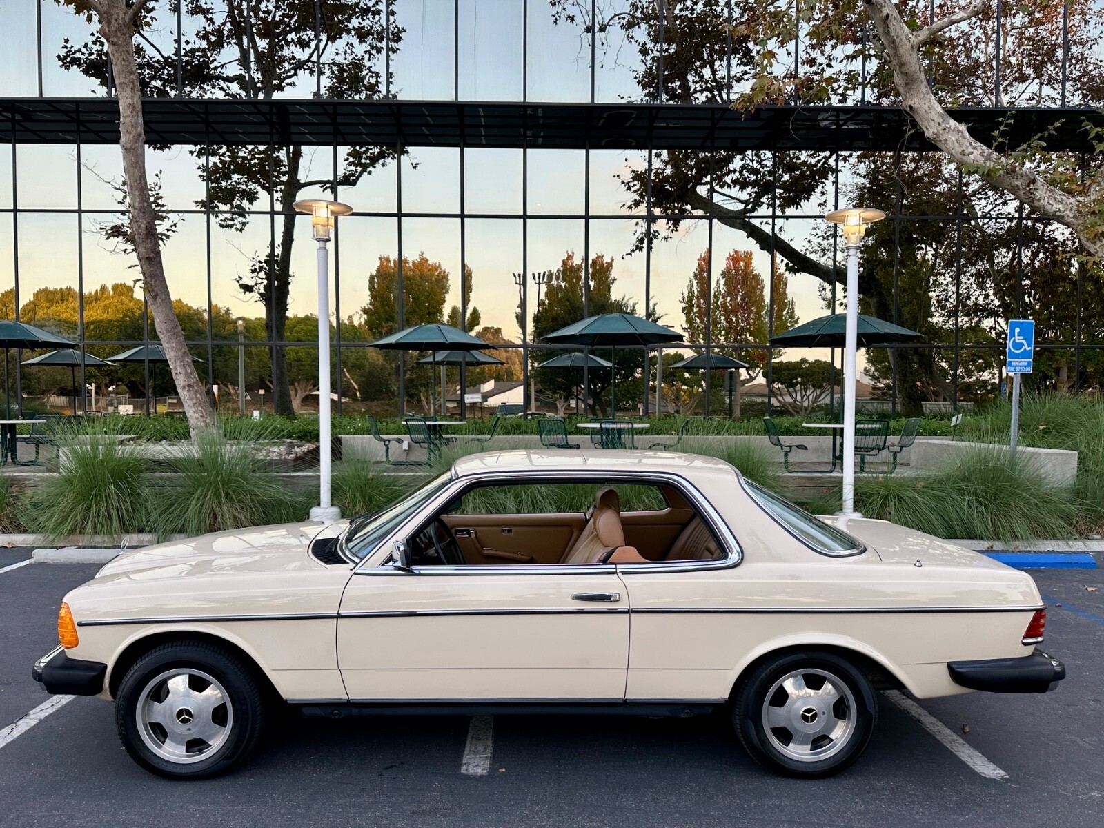1983 Mercedes-Benz 300-Series - photo 9