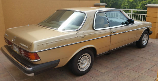 1983 Mercedes-Benz 300-Series 300CD - photo 2