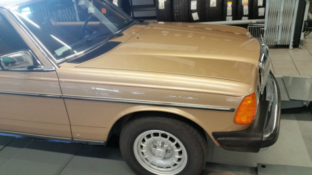 1983 Mercedes-Benz 300-Series 300CD - photo 3