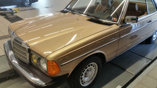 1983 Mercedes-Benz 300-Series 300CD - photo 4