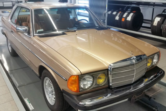 1983 Mercedes-Benz 300-Series 300CD - photo 5