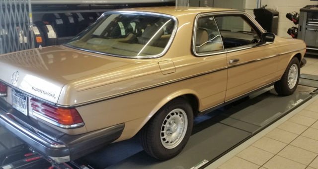 1983 Mercedes-Benz 300-Series 300CD - photo 6