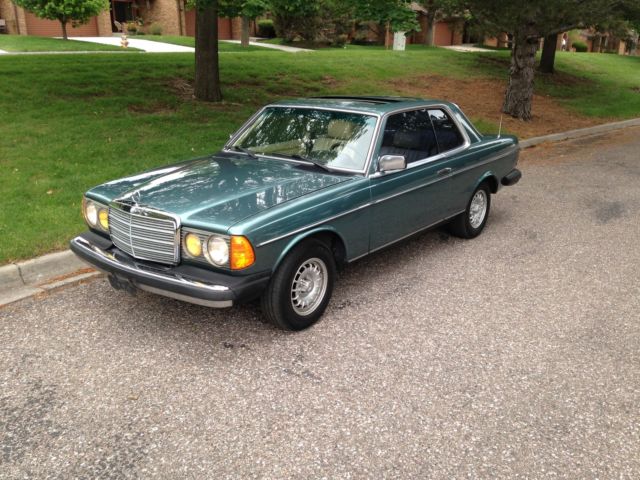 1983 Mercedes-Benz 300-Series - photo 11