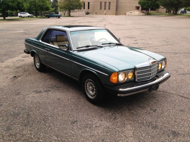 1983 Mercedes-Benz 300-Series - photo 2
