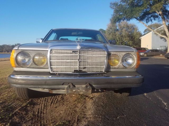 1983 Mercedes-Benz 300-Series Cd - photo 2