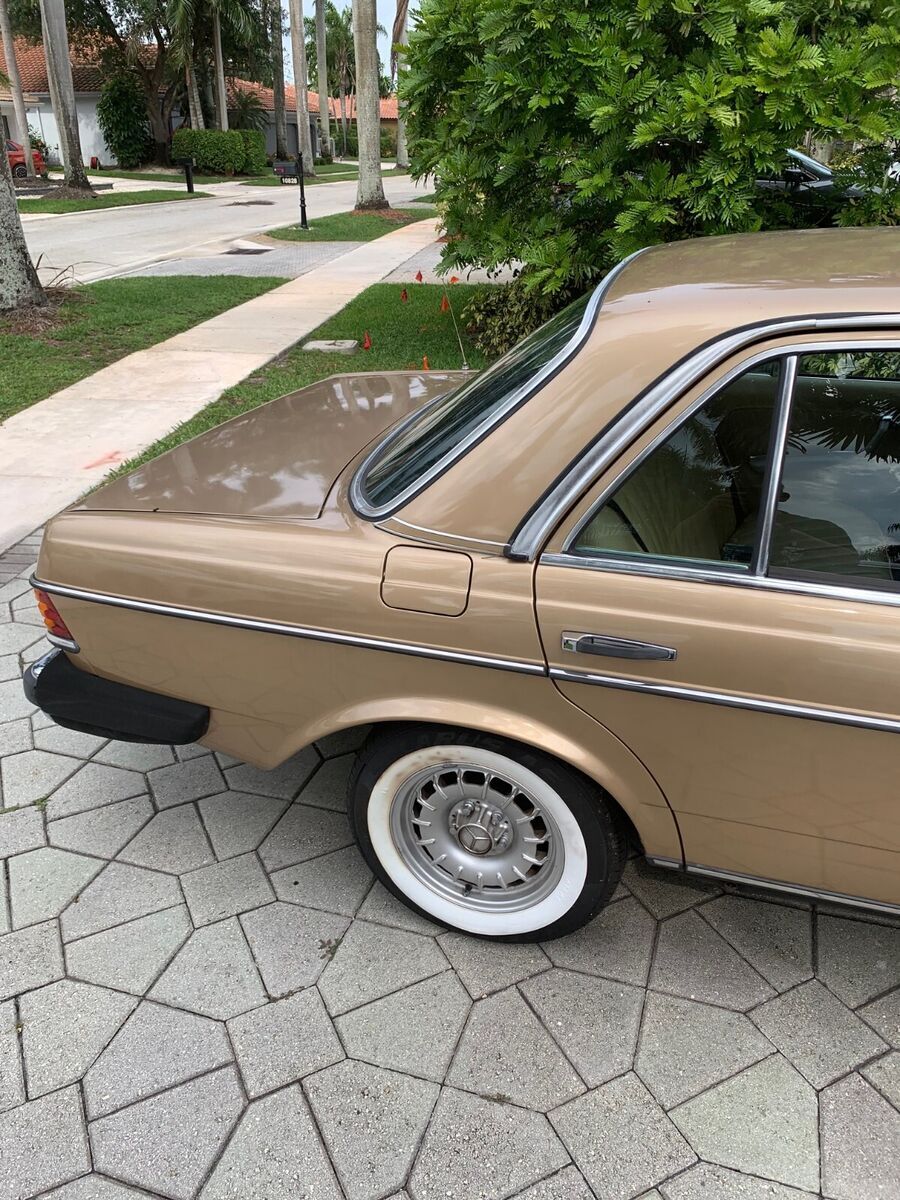 1983 Mercedes-Benz 300 - photo 4